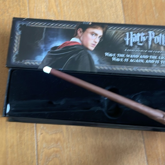 Hasty Potter Wand w/ Illuminating Tip - Picture 4 of 5